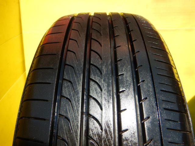 ヨコハマブルーアースＲＶ０２　215/55Ｒ18　4本　（厚木店）