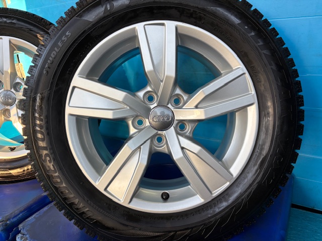 アウディA4純正（都筑店）