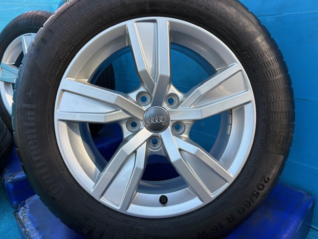 アウディA4純正（都筑店）